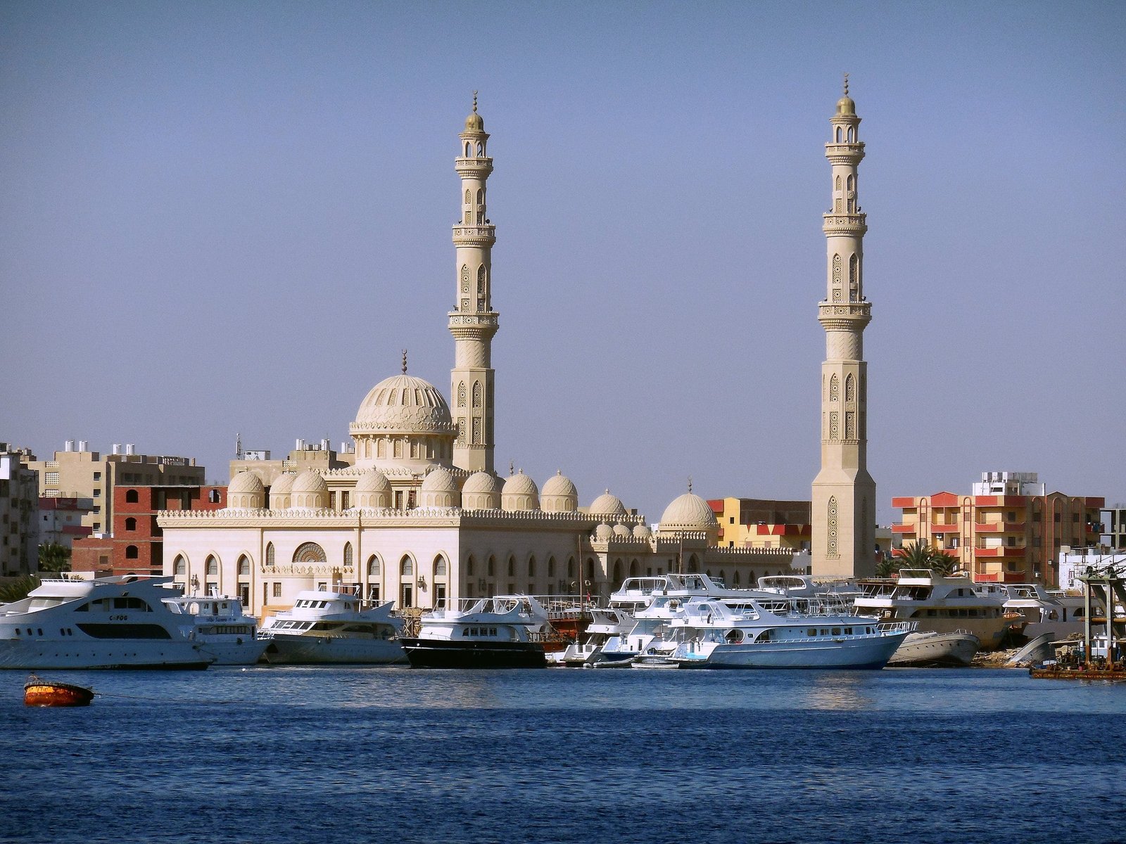 shopping in Hurghada bazaars and souvenirs