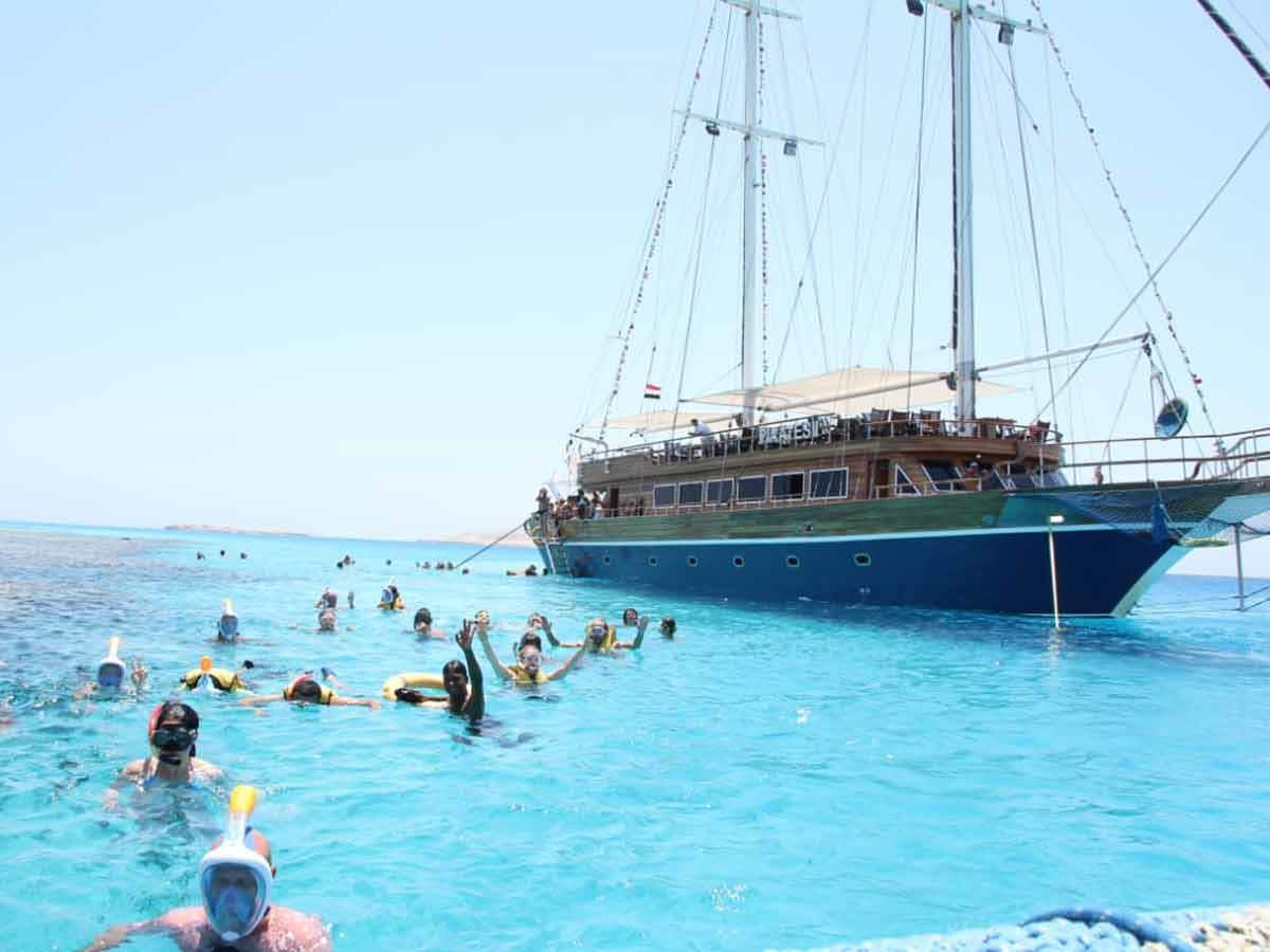 speedboat rentals in Hurghada
