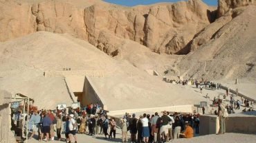 Full Day Tour to Luxor by Mini Van {karnak, hatchebsut, kings Valley and Lunch) - Flyberry Tours