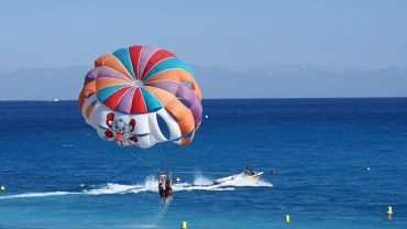 Hurghada Parasailing Adventure - Flyberry Tours