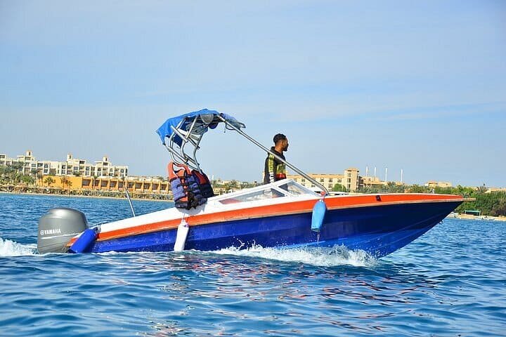 snorkeling spots near Makadi Bay