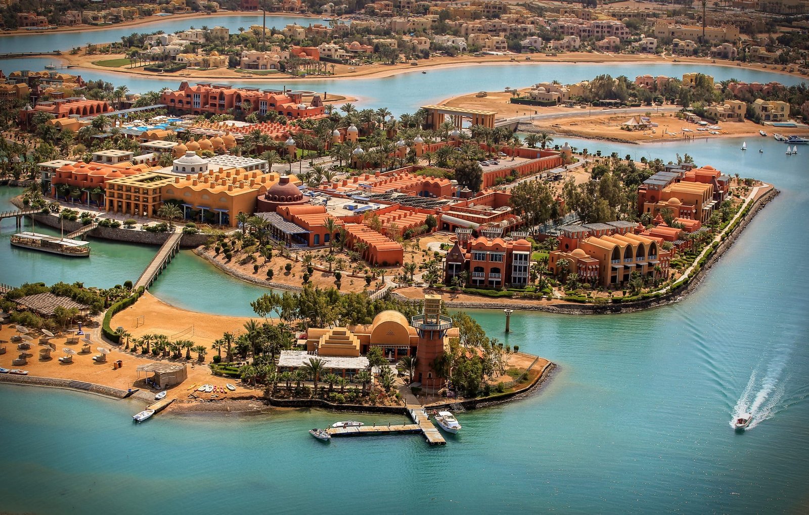 tipping culture baksheesh Hurghada Egypt